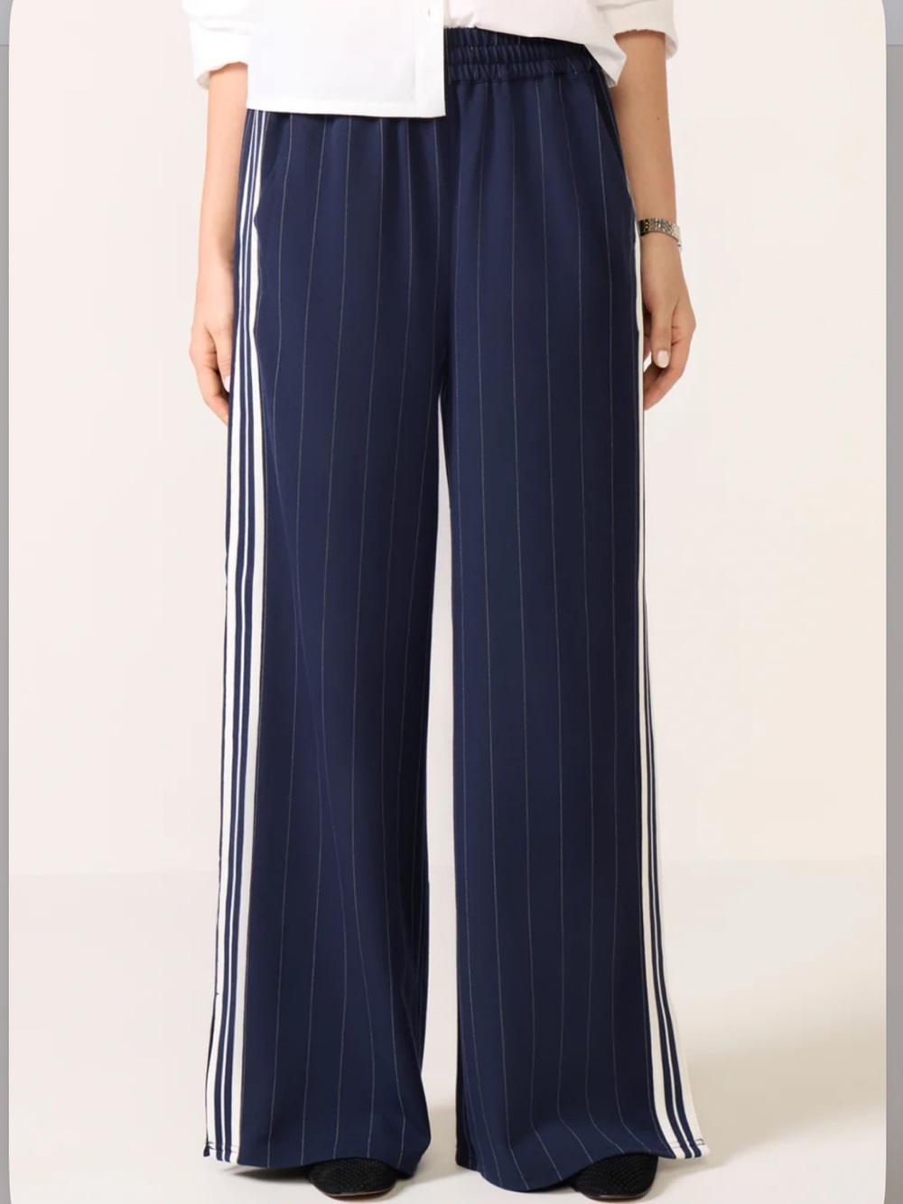EVEREVE Tala Track Pant in Navy Blue Pinstripes - Picture 10 of 10